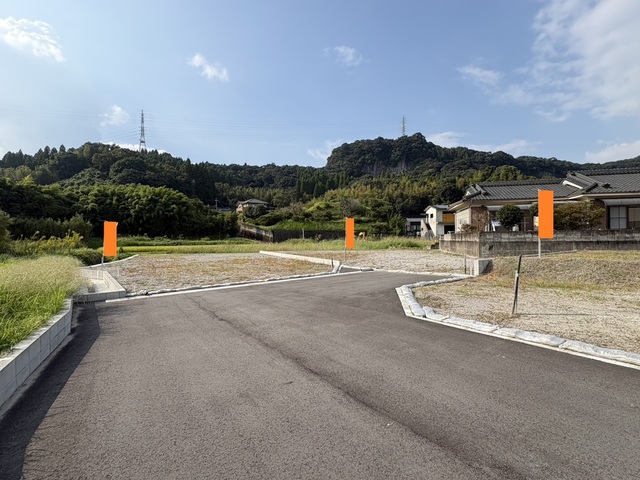 霧島市　不動産　国分重久　3区画分譲地！