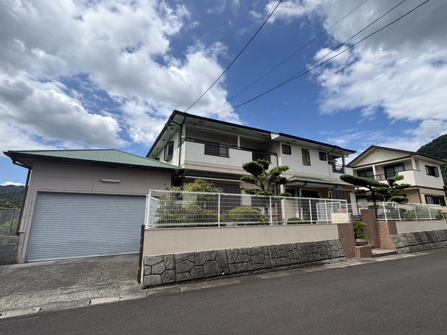 霧島市　不動産　隼人町松永　2世帯住宅や保養所向き　温泉付き！